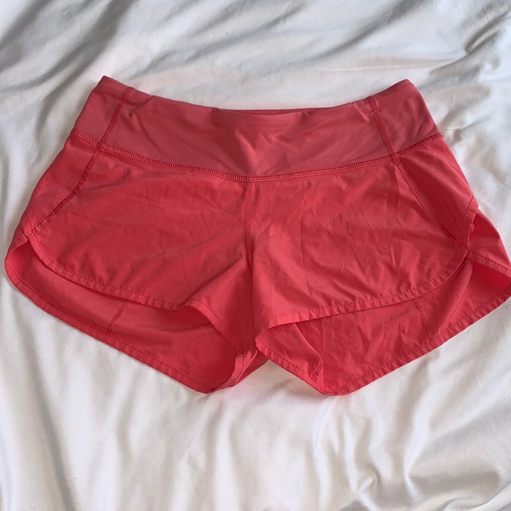 Lululemon Speed Up Low-Rise Lined Shorts 2.5” in Lip Gloss, size: 0